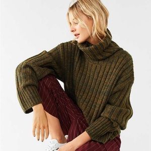 Urban Outfitters Cropped Turtleneck Chunky Sweater